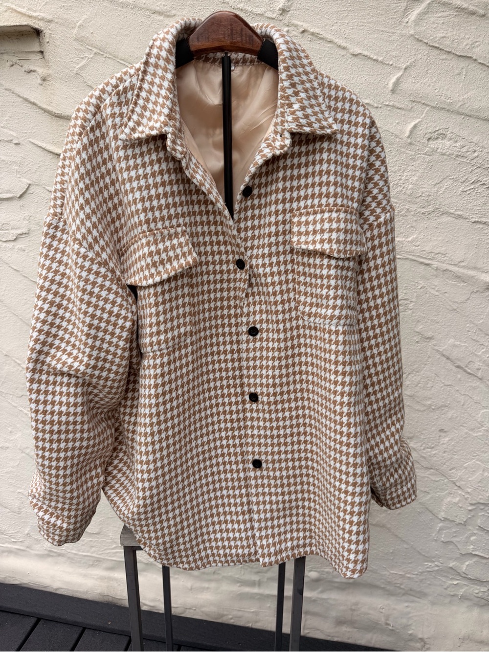 Women's Houndstooth Shacket in Beige and White size: XL